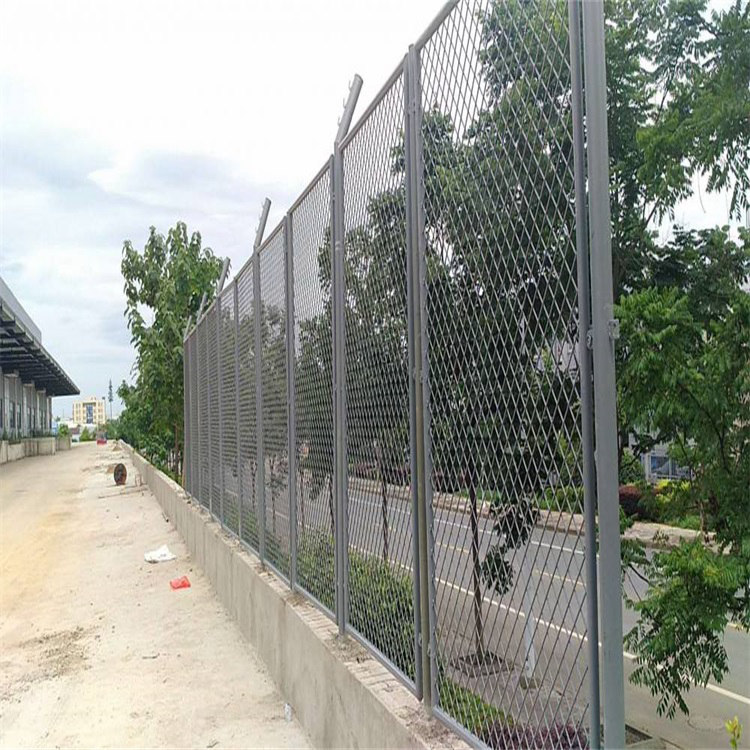 綜合保稅菱形護(hù)欄網(wǎng) 綜合保稅菱形護(hù)欄網(wǎng)