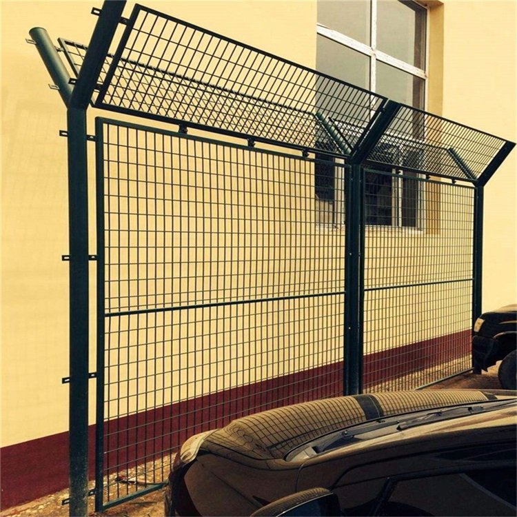 河南監(jiān)獄金屬隔離網(wǎng)安裝圖片2 河南監(jiān)獄金屬隔離網(wǎng)安裝圖片2