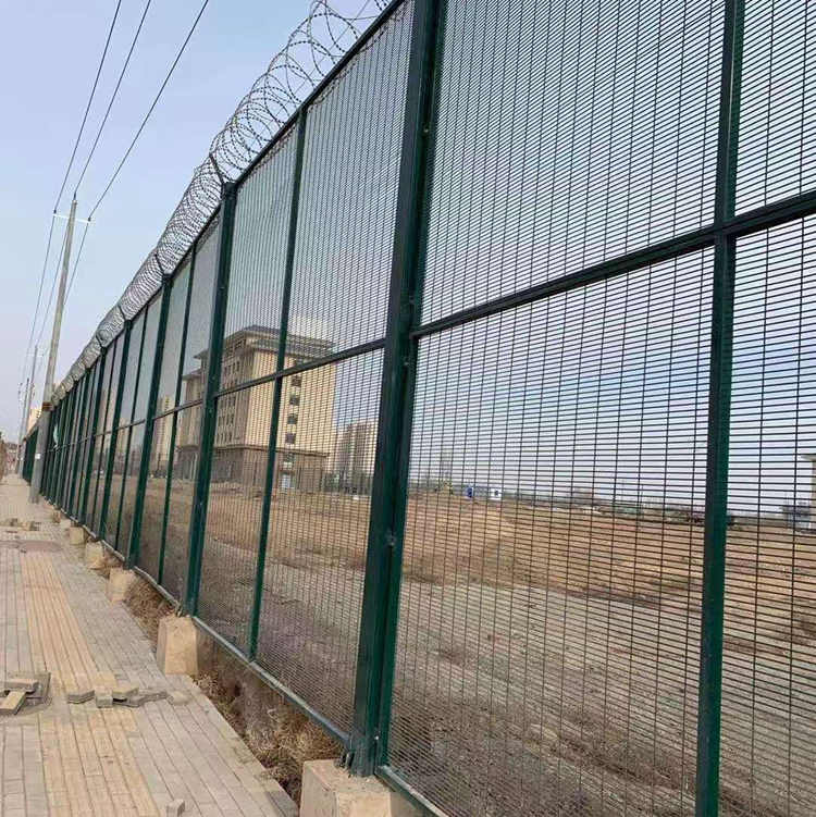 拘留所防攀爬隔離網墻圖片3 拘留所防攀爬隔離網墻圖片3