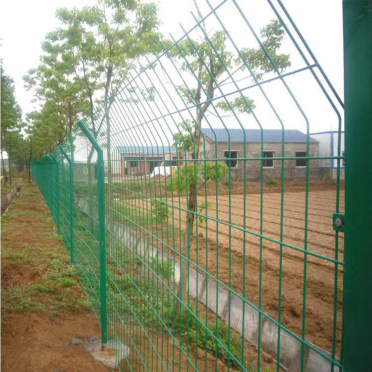 山東運河北岸隔離柵供應商圖片3 山東運河北岸隔離柵供應商圖片3