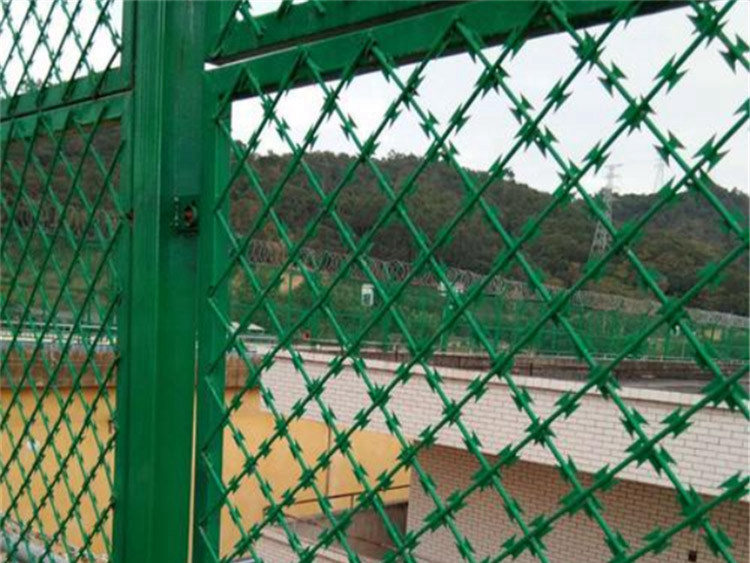 監獄刀刺網 監獄刀刺網