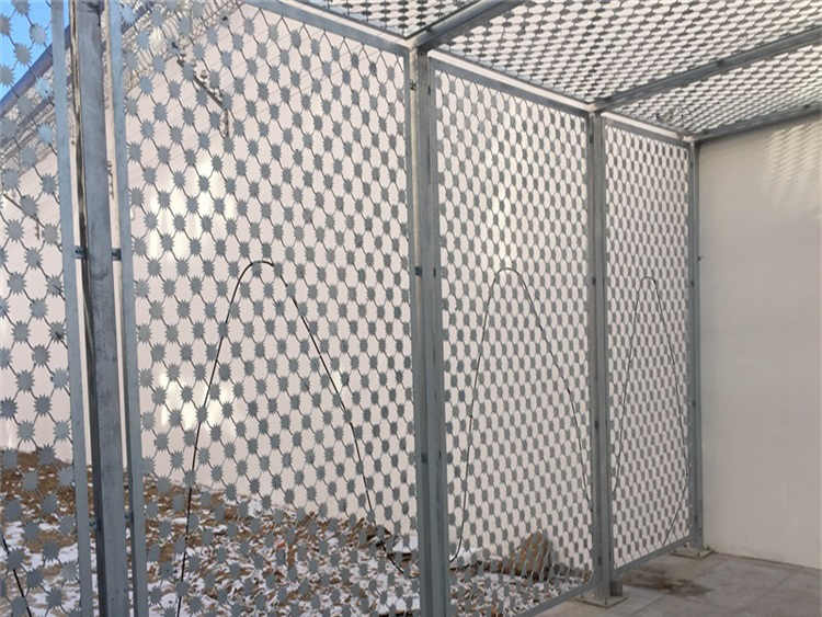 監(jiān)獄金屬隔離網(wǎng)墻 監(jiān)獄金屬隔離網(wǎng)墻