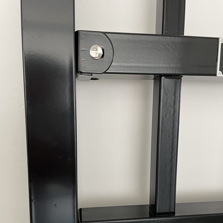 熱銷鋅鋼圍墻柵欄加工現(xiàn)場(chǎng)圖片3 熱銷鋅鋼圍墻柵欄加工現(xiàn)場(chǎng)圖片3