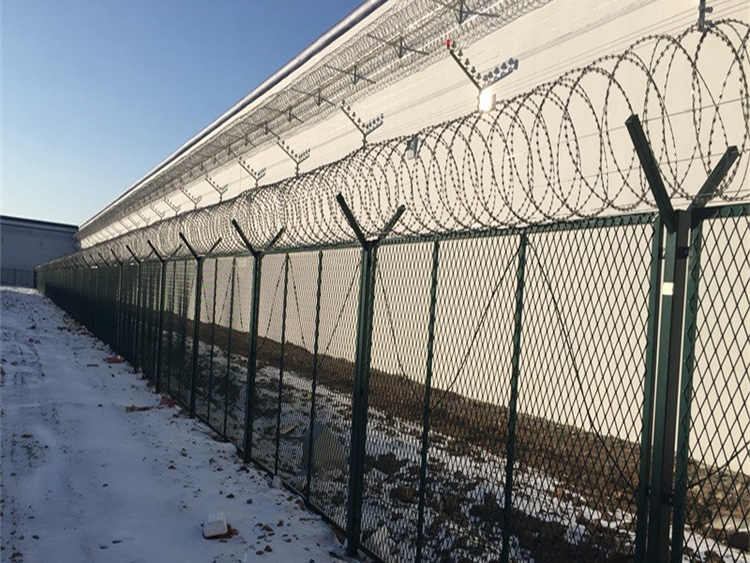 刀刺鋼網墻 刀刺鋼網墻