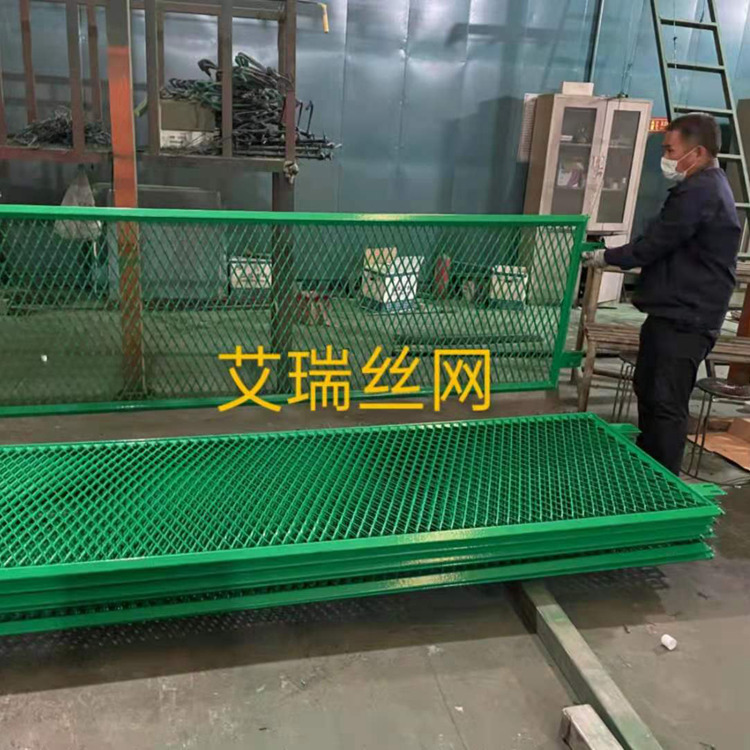 公路防眩網預埋立柱結構和優點圖片4 公路防眩網預埋立柱結構和優點圖片4