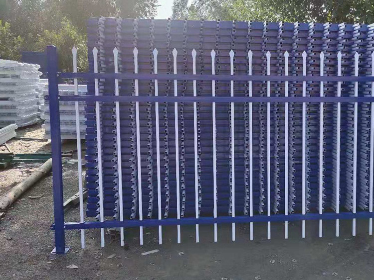 藍白相間護欄網(wǎng)18631858321 藍白相間護欄網(wǎng)18631858321