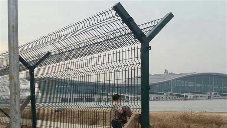 車站護欄隔離網18631858321