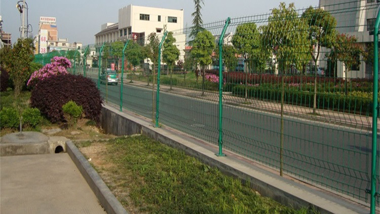 公路隔離網18631858321