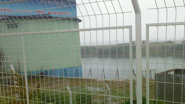 河道隔離網18631858321 河道隔離網18631858321