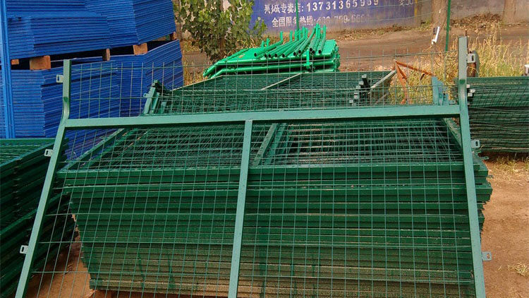 框架隔離柵圍欄18631858321 框架隔離柵圍欄18631858321