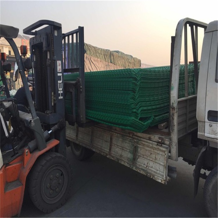 湖泊護(hù)欄網(wǎng)圈地圍欄應(yīng)用場(chǎng)景圖片4 湖泊護(hù)欄網(wǎng)圈地圍欄應(yīng)用場(chǎng)景圖片4