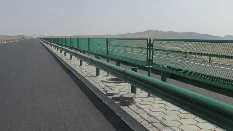 高速防眩網隔離柵18631858321 高速防眩網隔離柵18631858321