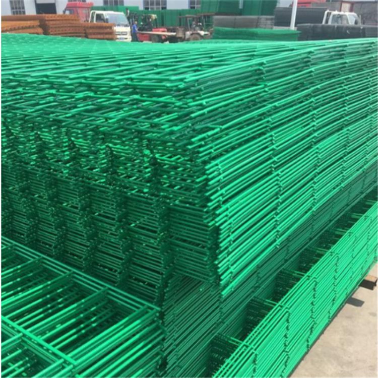 雙邊絲護欄網(wǎng)用在高速公路上也是比較廣泛的圖片2 雙邊絲護欄網(wǎng)用在高速公路上也是比較廣泛的圖片2