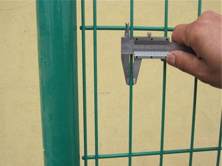 雙邊絲護(hù)欄網(wǎng)18631858321 雙邊絲護(hù)欄網(wǎng)18631858321