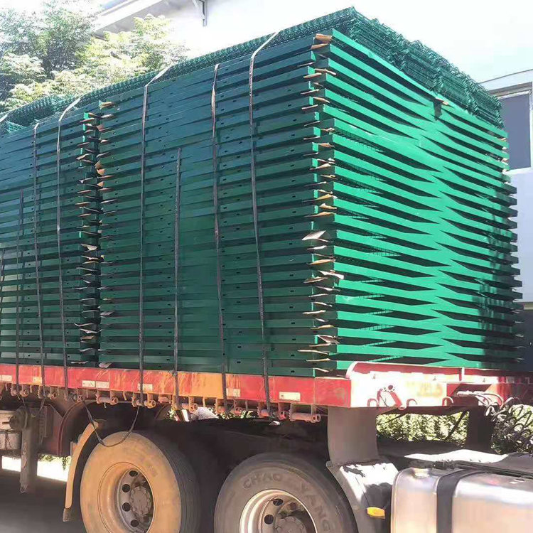 護(hù)欄網(wǎng)發(fā)貨18631858321 護(hù)欄網(wǎng)發(fā)貨18631858321