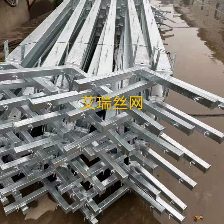 鋼網(wǎng)墻立柱18631858321 鋼網(wǎng)墻立柱18631858321