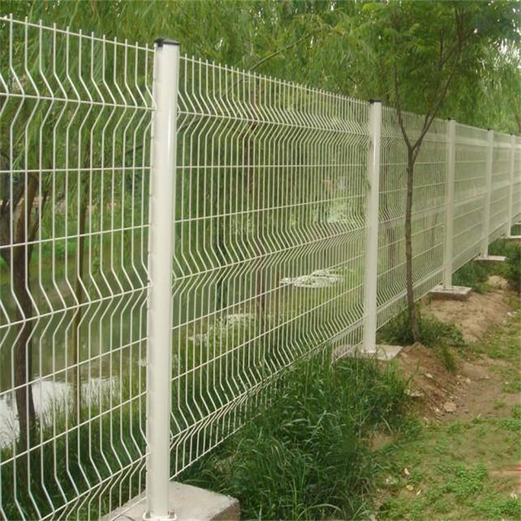 桃心柱鐵絲網(wǎng)圍欄?圖片4 桃心柱鐵絲網(wǎng)圍欄?圖片4