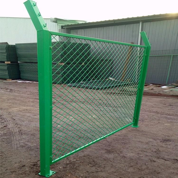 光伏電站圍欄網圖片4 光伏電站圍欄網圖片4