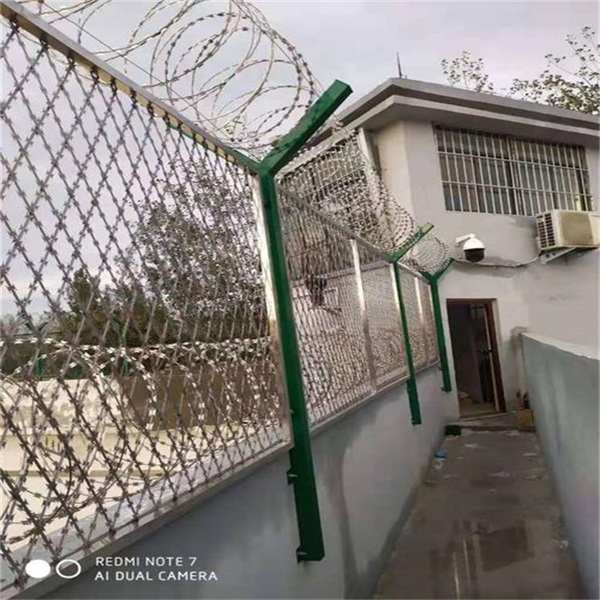 監獄焊接刀片刺網圖片3 監獄焊接刀片刺網圖片3