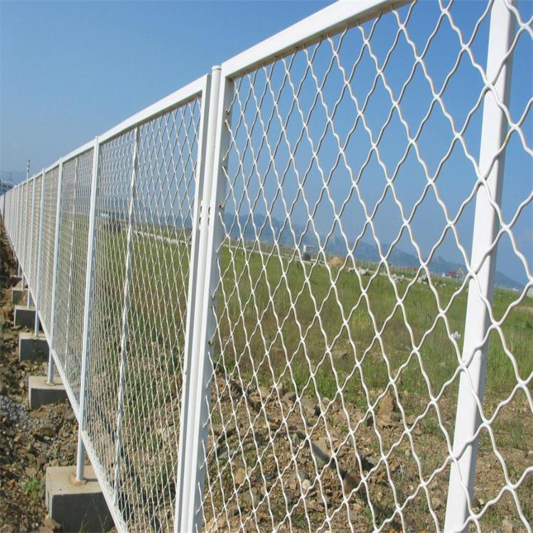 美格網(wǎng)隔離柵圖片2 美格網(wǎng)隔離柵圖片2