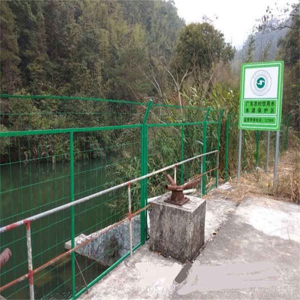 水渠隔離網(wǎng)圖片2 水渠隔離網(wǎng)圖片2